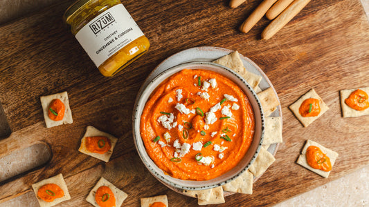 Tartinade de poivrons, feta, et chutey gingembre & curcuma